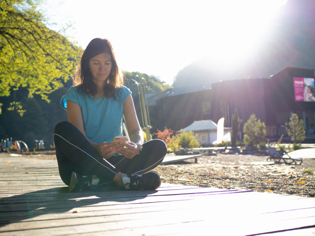 Napfény és lelki feltöltődés: Meditáció és mindfulness a szabadban